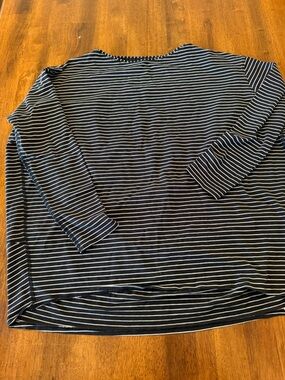 Lululemon Back in Action long sleeve Shirt - size 10